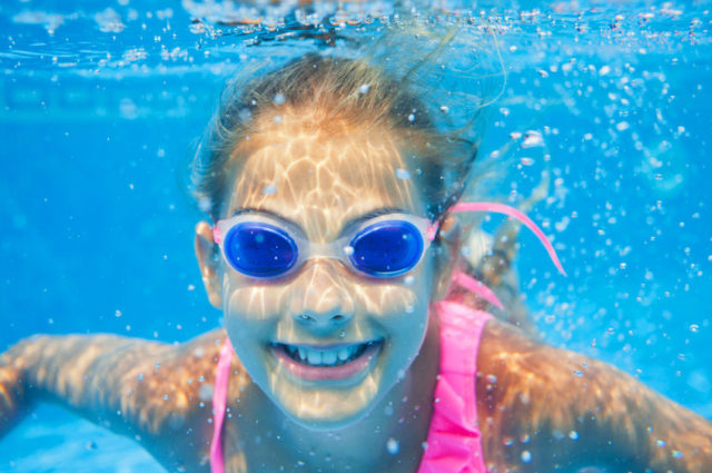 Las gafas de natación: Un imprescindible este verano