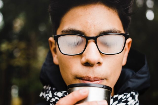 ¿Cómo evitar las gafas empañadas?