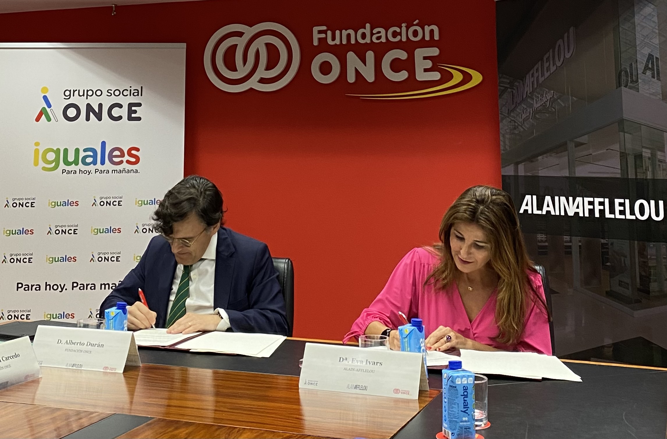¡ALAIN AFFLELOU España y Fundación ONCE Firman un Convenio para Impulsar la Inclusión Laboral!